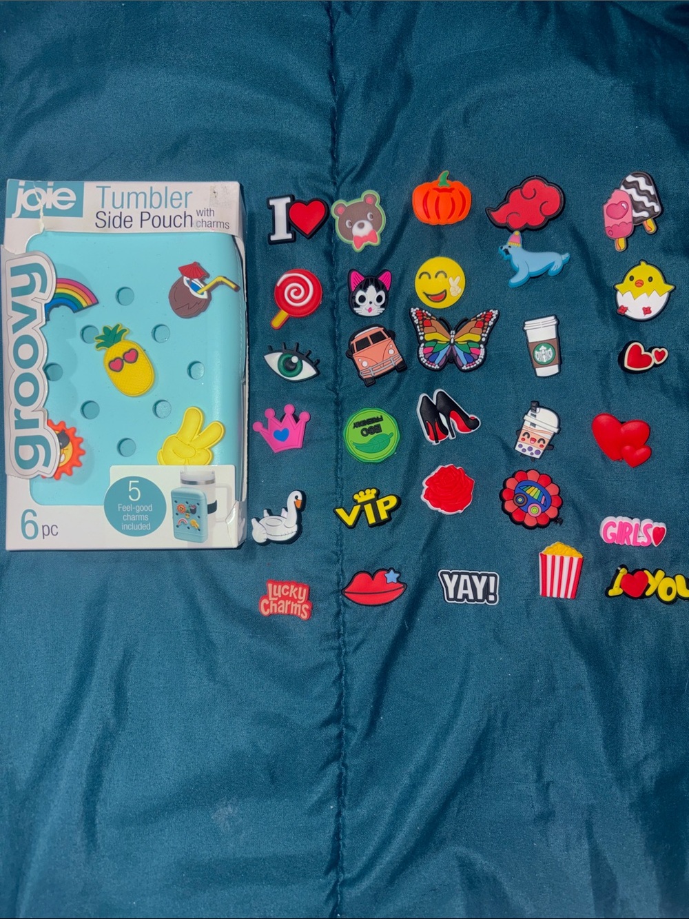 Joie Light Blue Groovy Tumbler Side Pouch w/ 35 Assor. Croc Charms